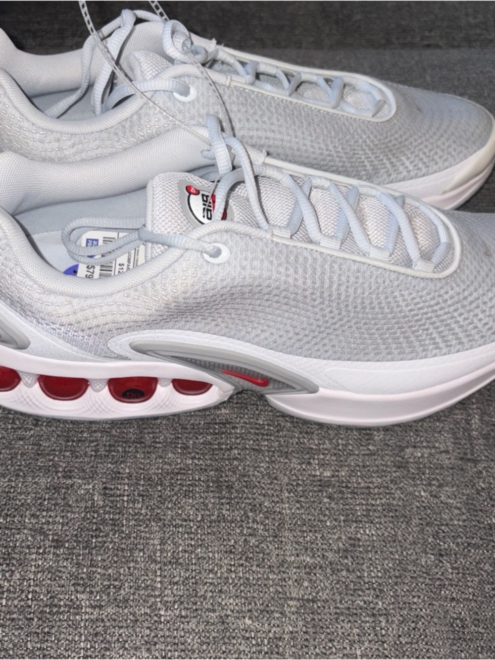 New Nike Air Max DN Light Gray Mesh Sneakers with Red Air Pods Men’s Size: 11.5